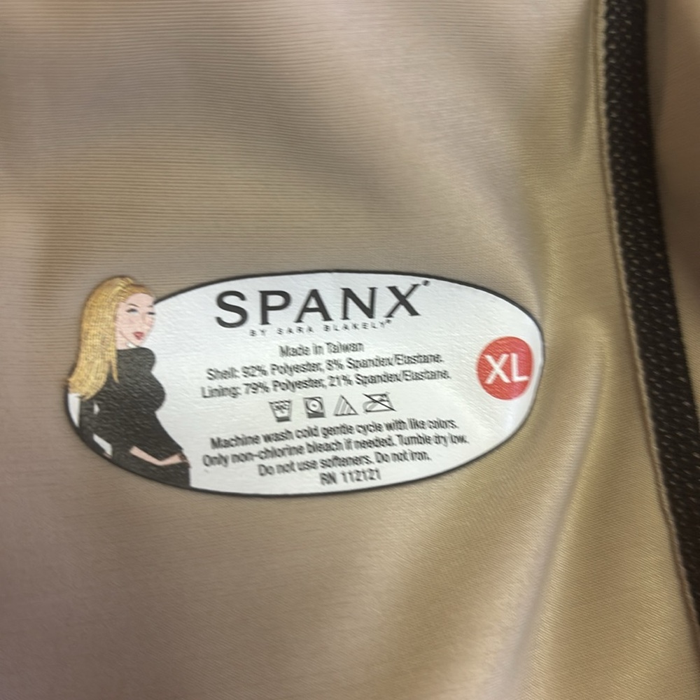 SPANX Black Shapewear Top - Picture 3 of 3